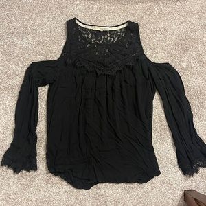 Women’s long sleeve shirt with cold shoulder